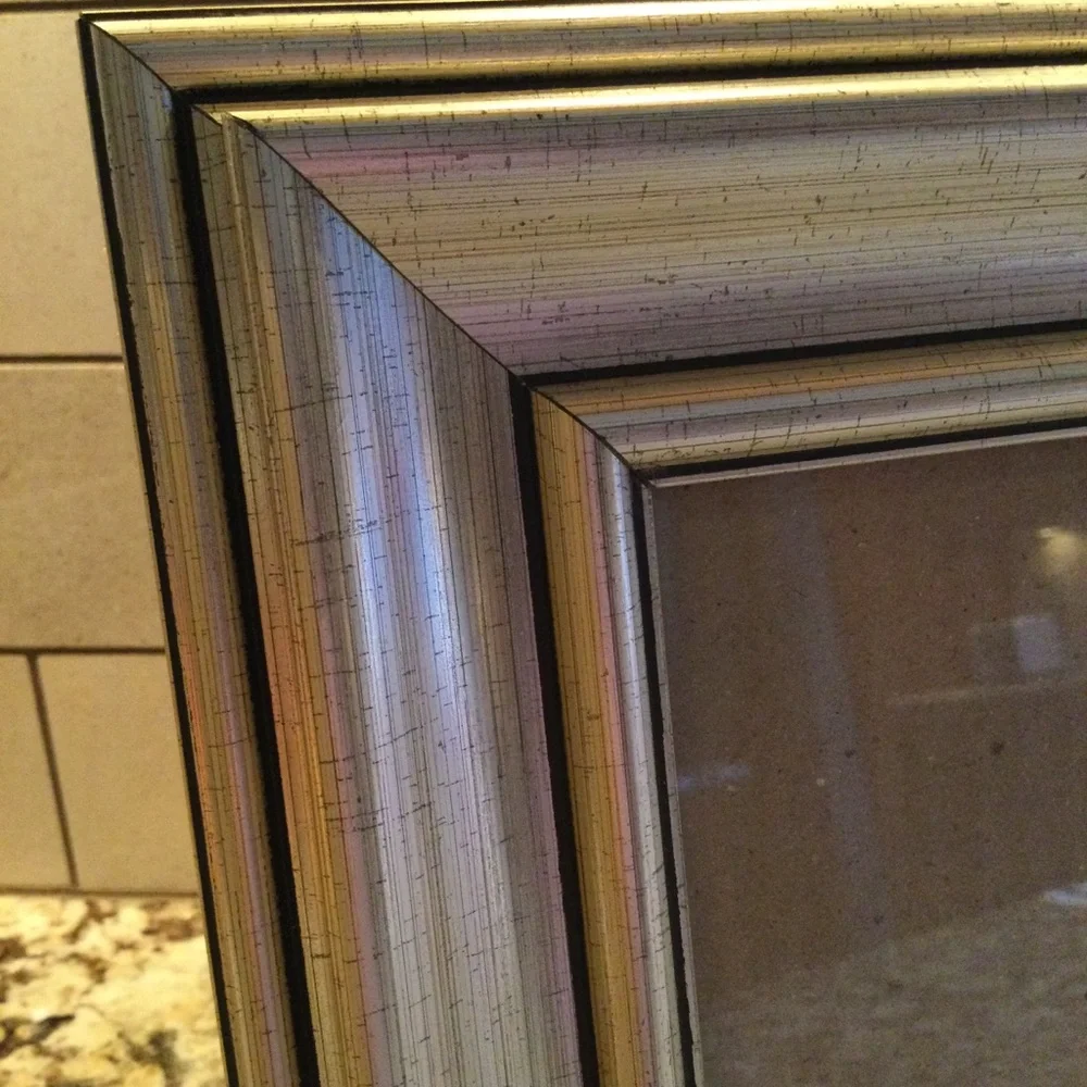 Picture Frame Silver Crackle Finish with Black Trim 4x6 New Neutral